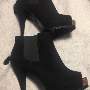 Vera Wang shoes  new with out tag